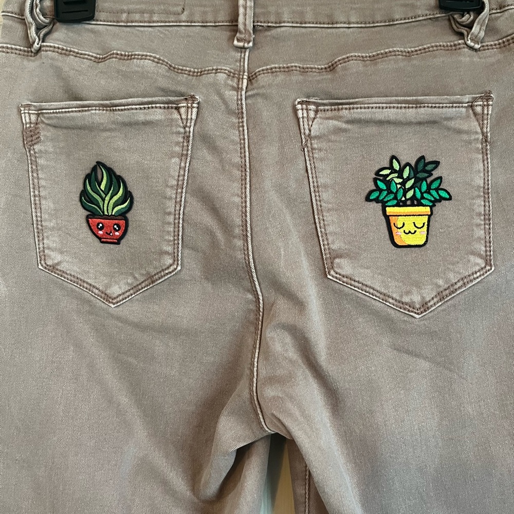 Wish List Jeans with 5 pockets and ankle slits